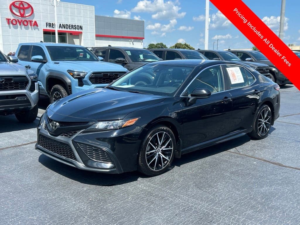 2021 Toyota Camry SE — photo 1 of 23