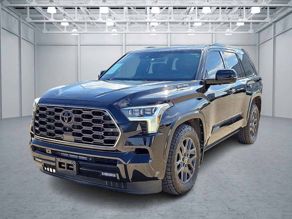 2024 Toyota Sequoia Platinum — photo 1 of 20