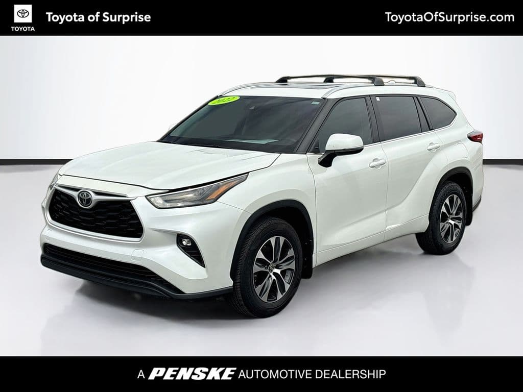 2022 Toyota Highlander XLE — photo 1 of 36