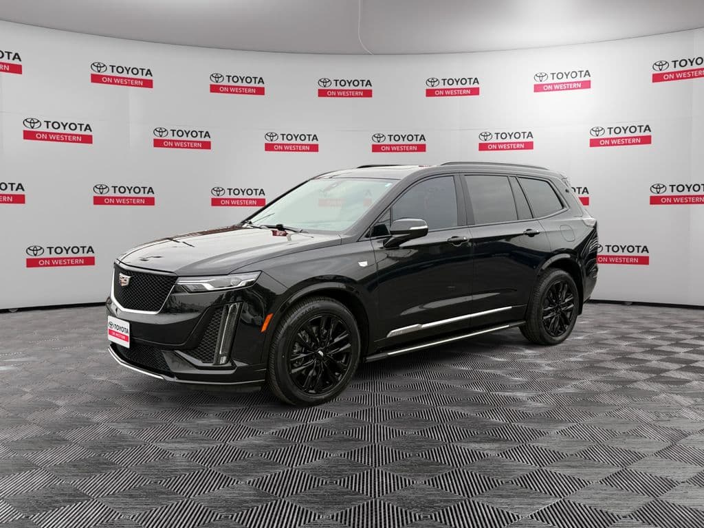 2021 Cadillac XT6 Sport — photo 1 of 40