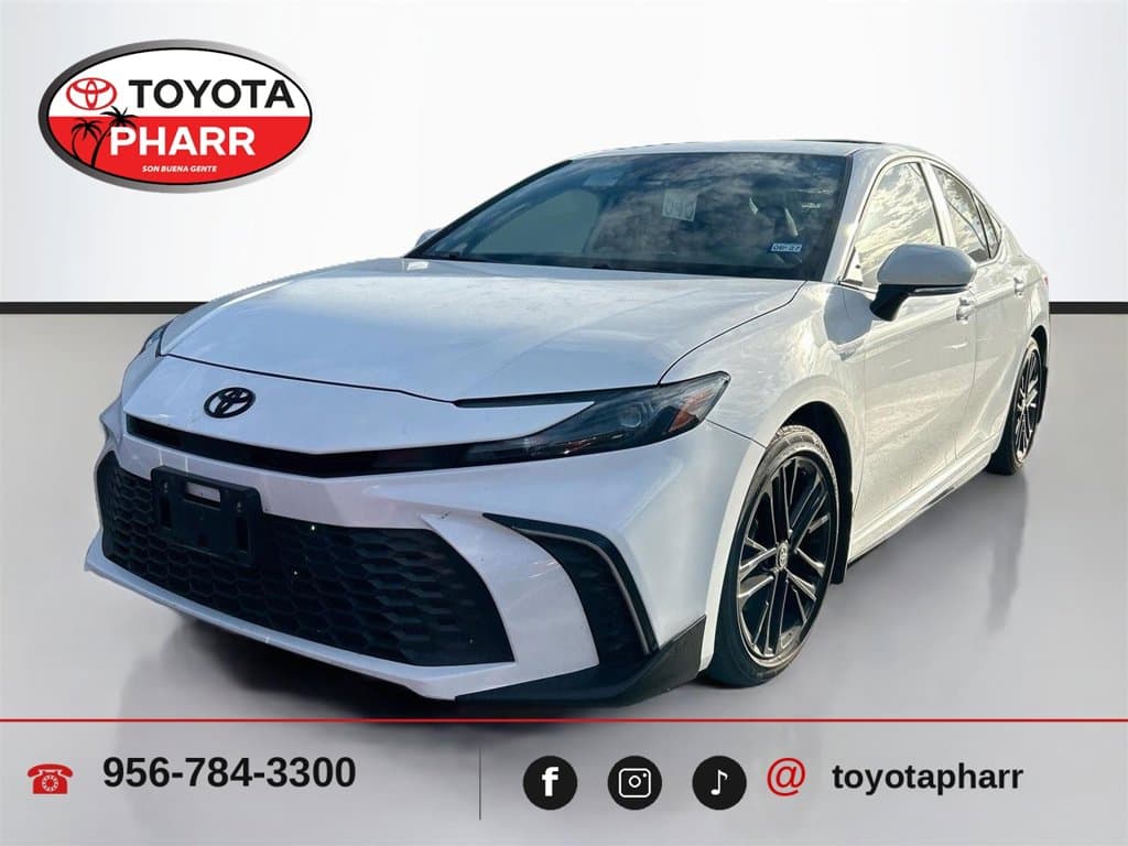 2025 Toyota Camry LE — photo 1 of 2