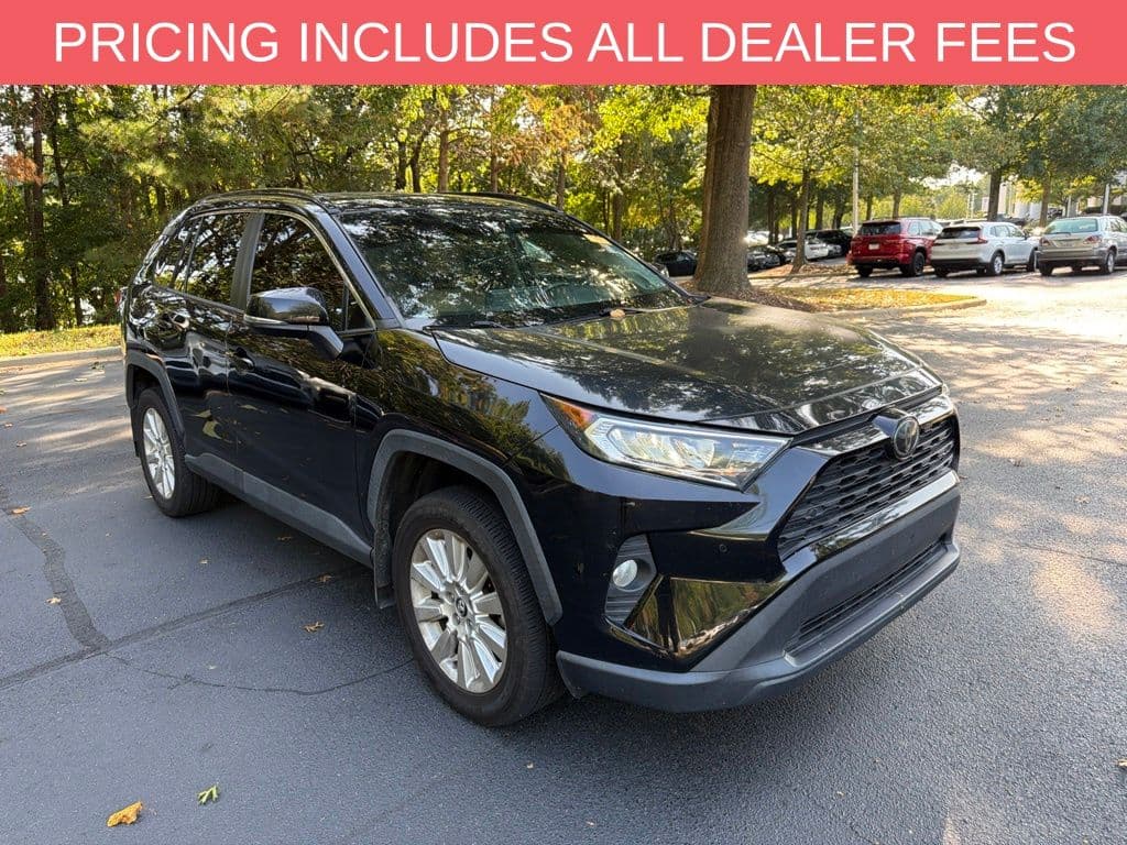2020 Toyota RAV4 XLE Premium — photo 1 of 17