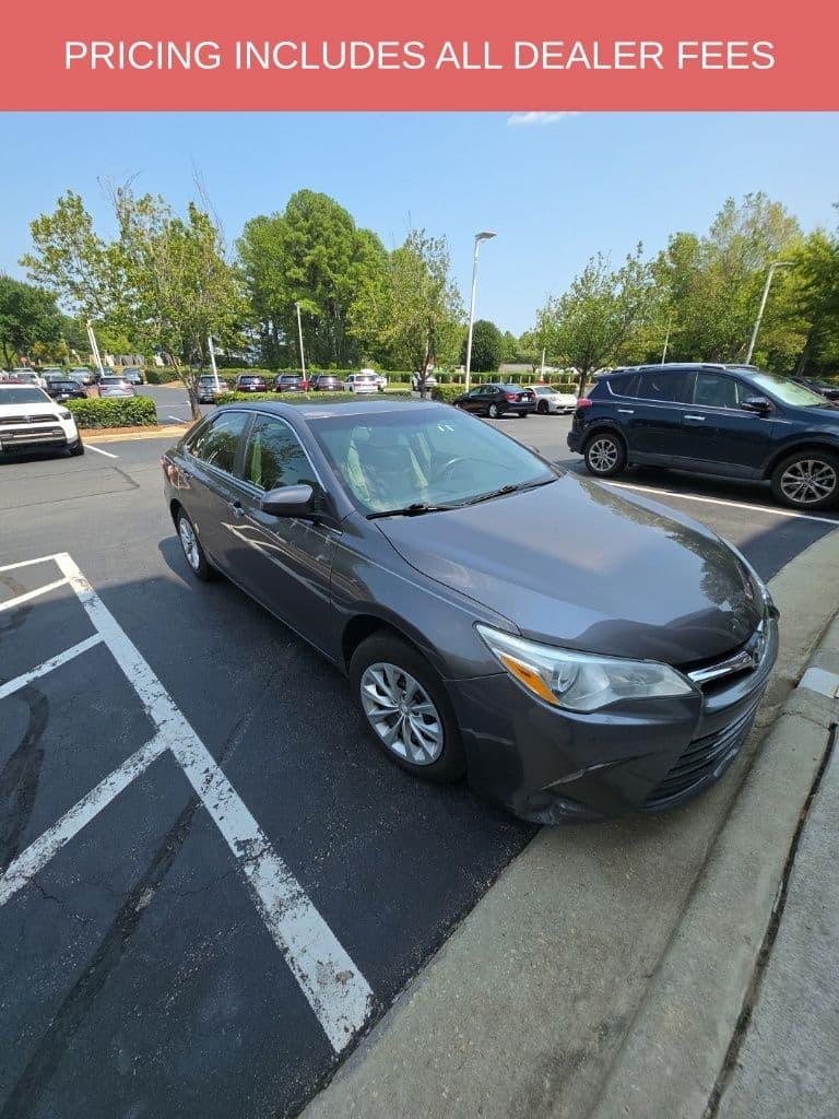 2015 Toyota Camry LE — photo 1 of 20