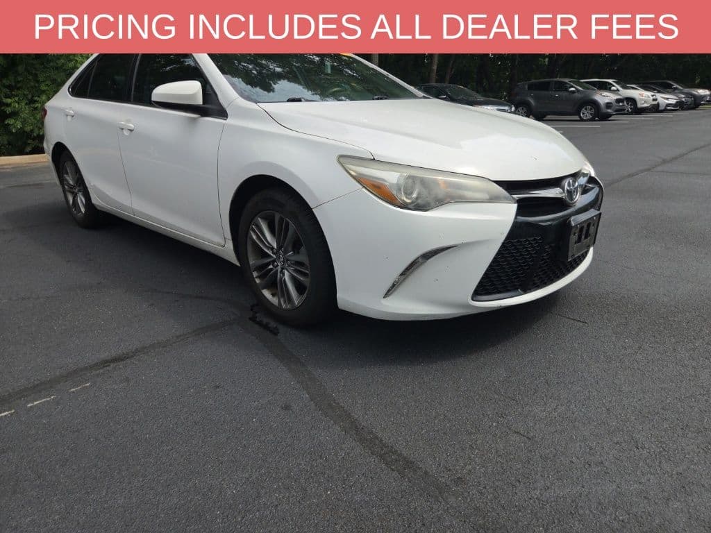 2015 Toyota Camry SE — photo 1 of 11