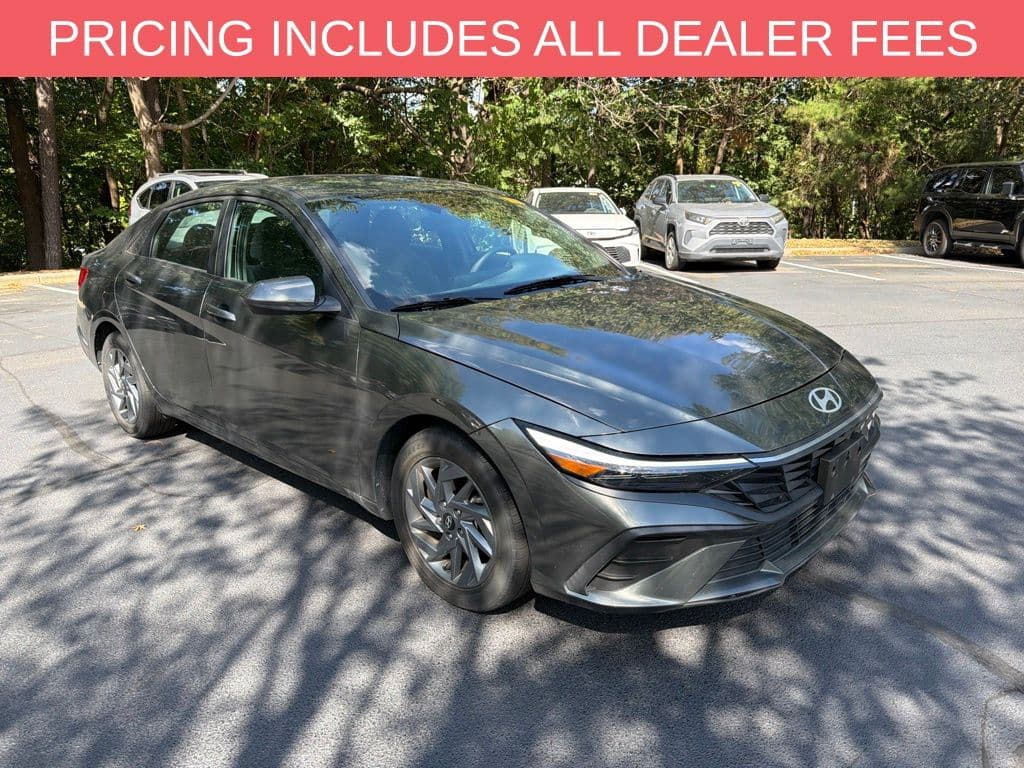 2024 Hyundai Elantra SEL — photo 1 of 16