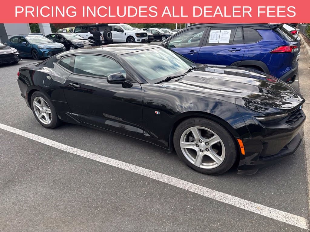 2020 Chevrolet Camaro 1LT — photo 1 of 8