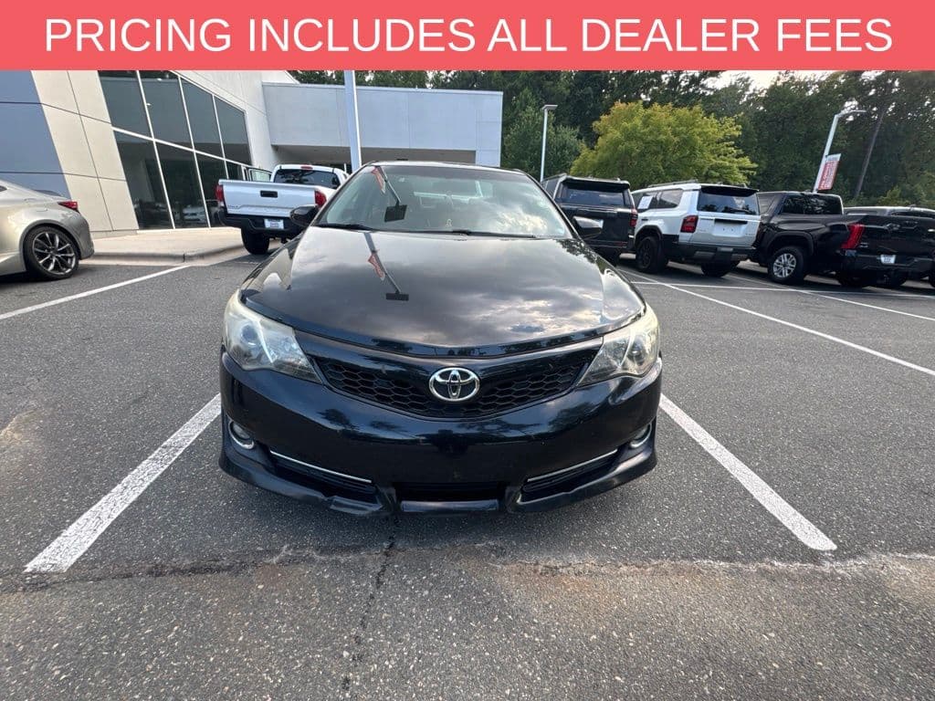 2012 Toyota Camry SE — photo 1 of 7