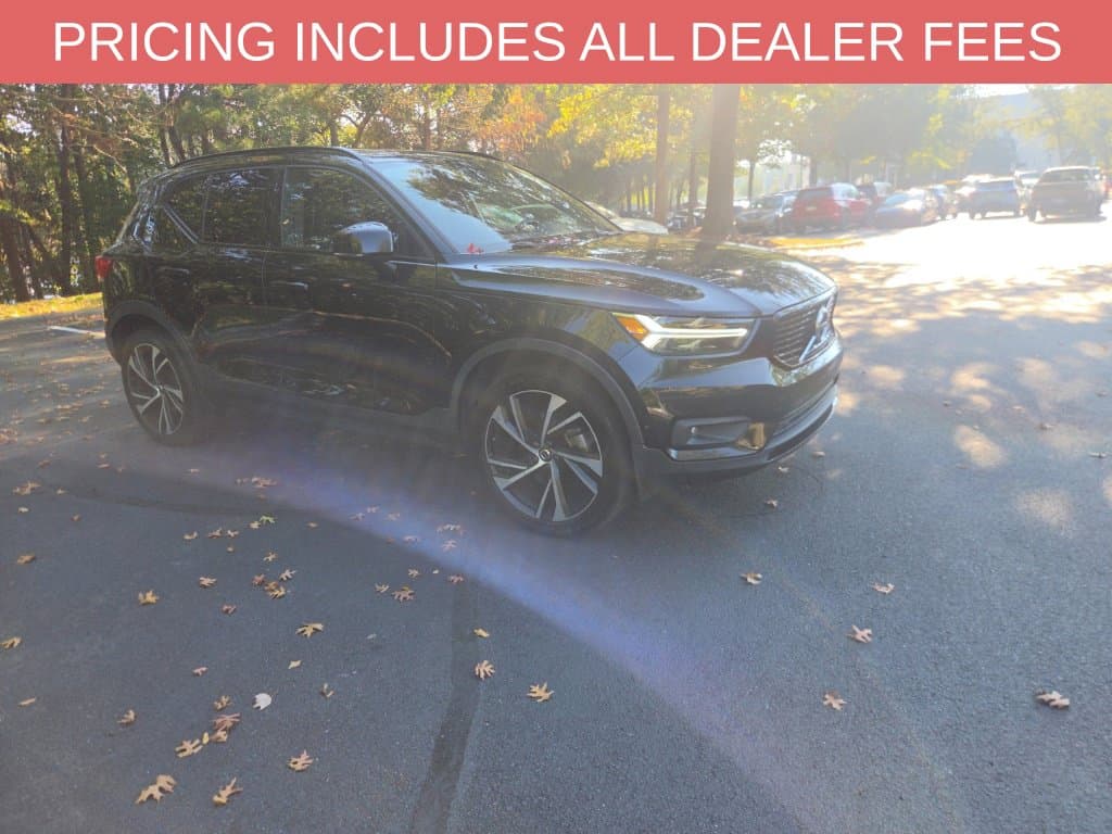 2019 Volvo XC40 R-Design — photo 1 of 17