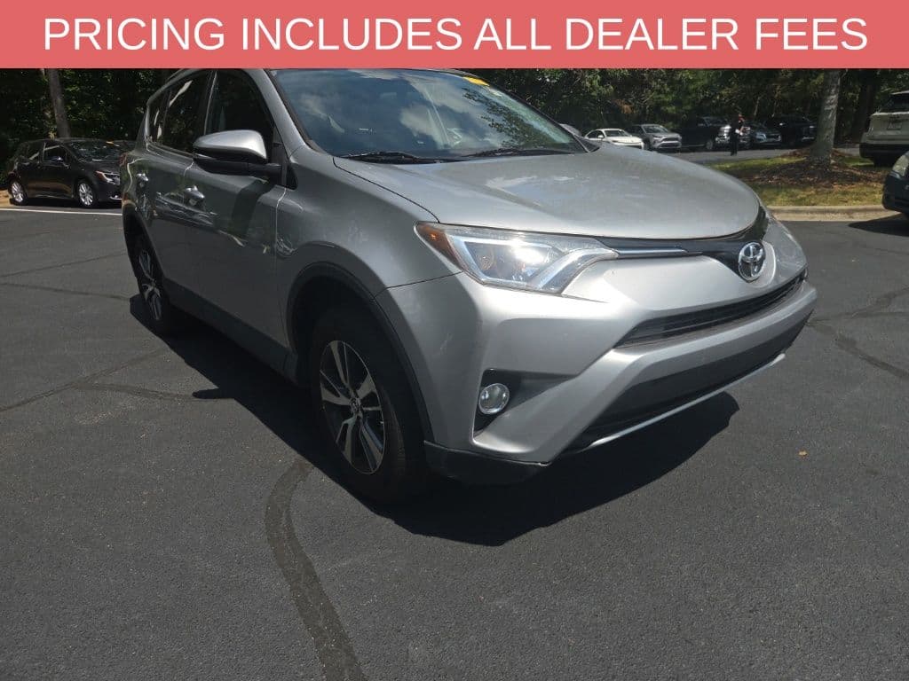 2016 Toyota RAV4 XLE — photo 1 of 14