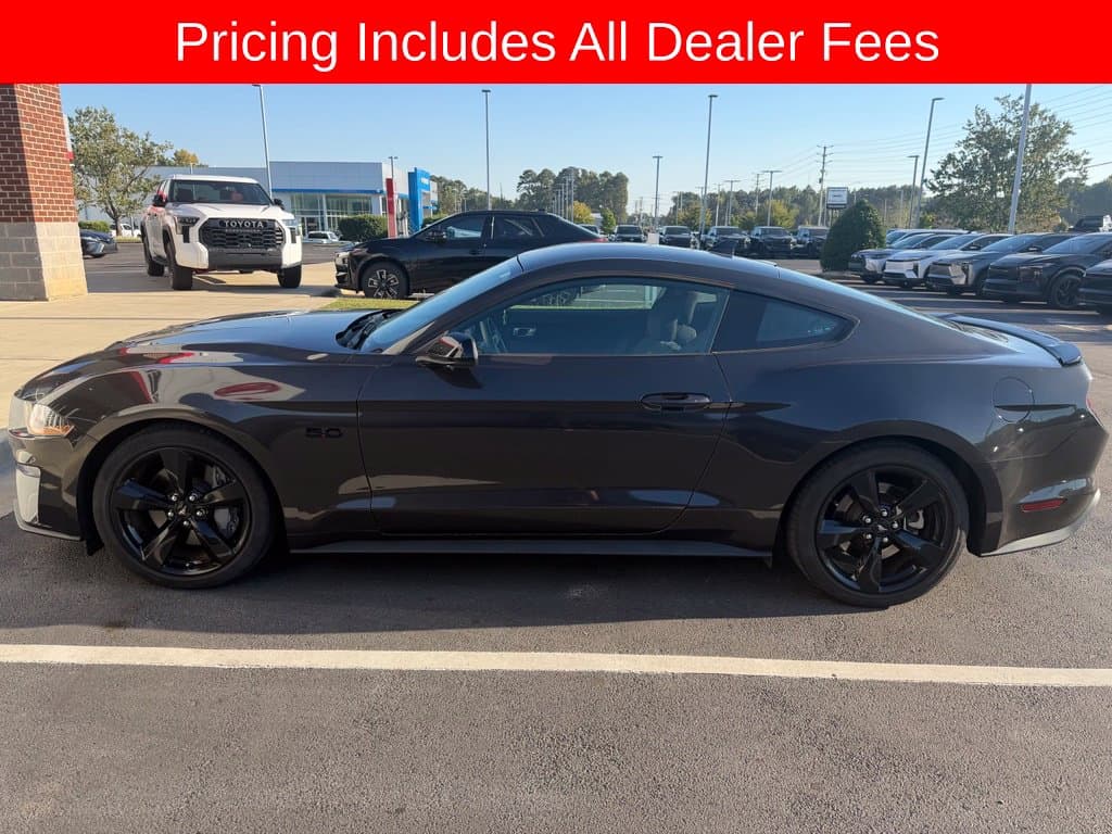 2022 Ford Mustang GT — photo 1 of 27
