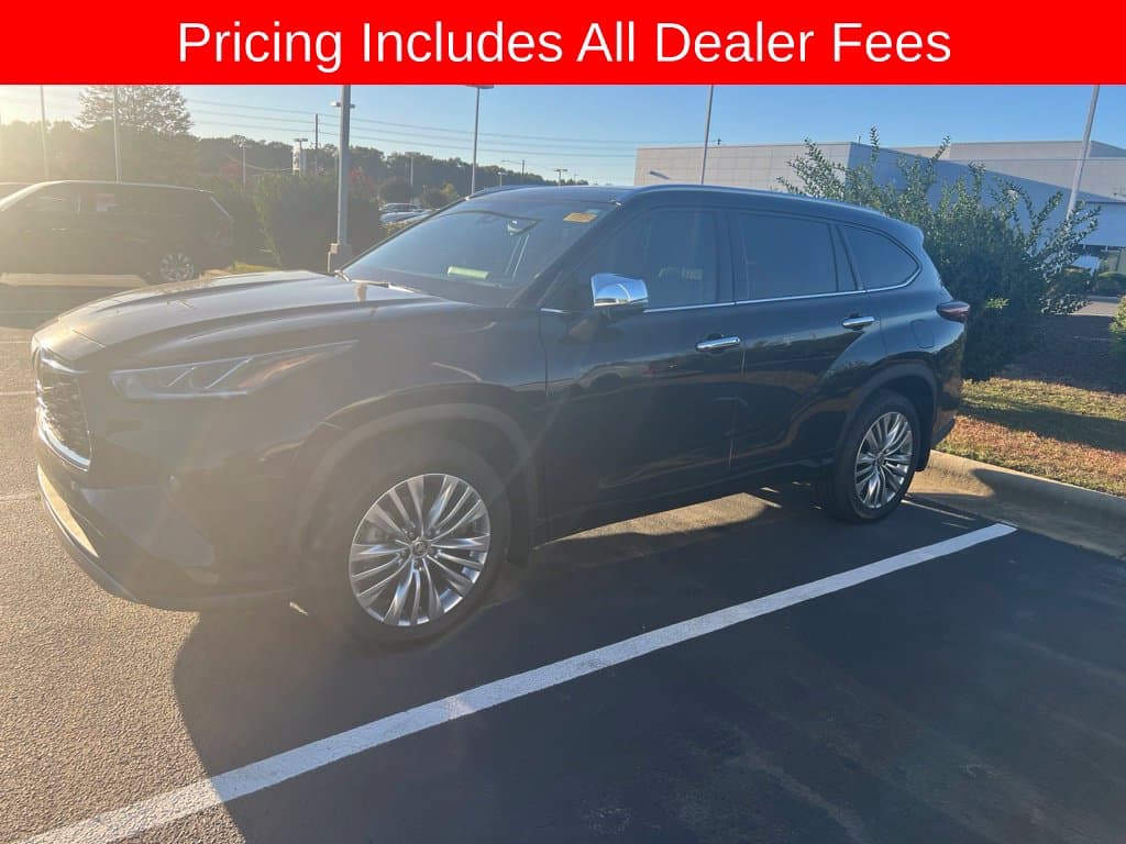 2024 Toyota Highlander Platinum — photo 1 of 21
