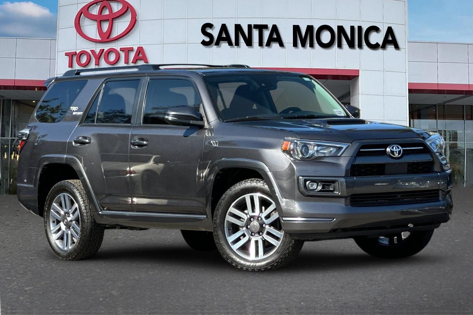 2022 Toyota 4Runner TRD Sport — photo 1 of 34
