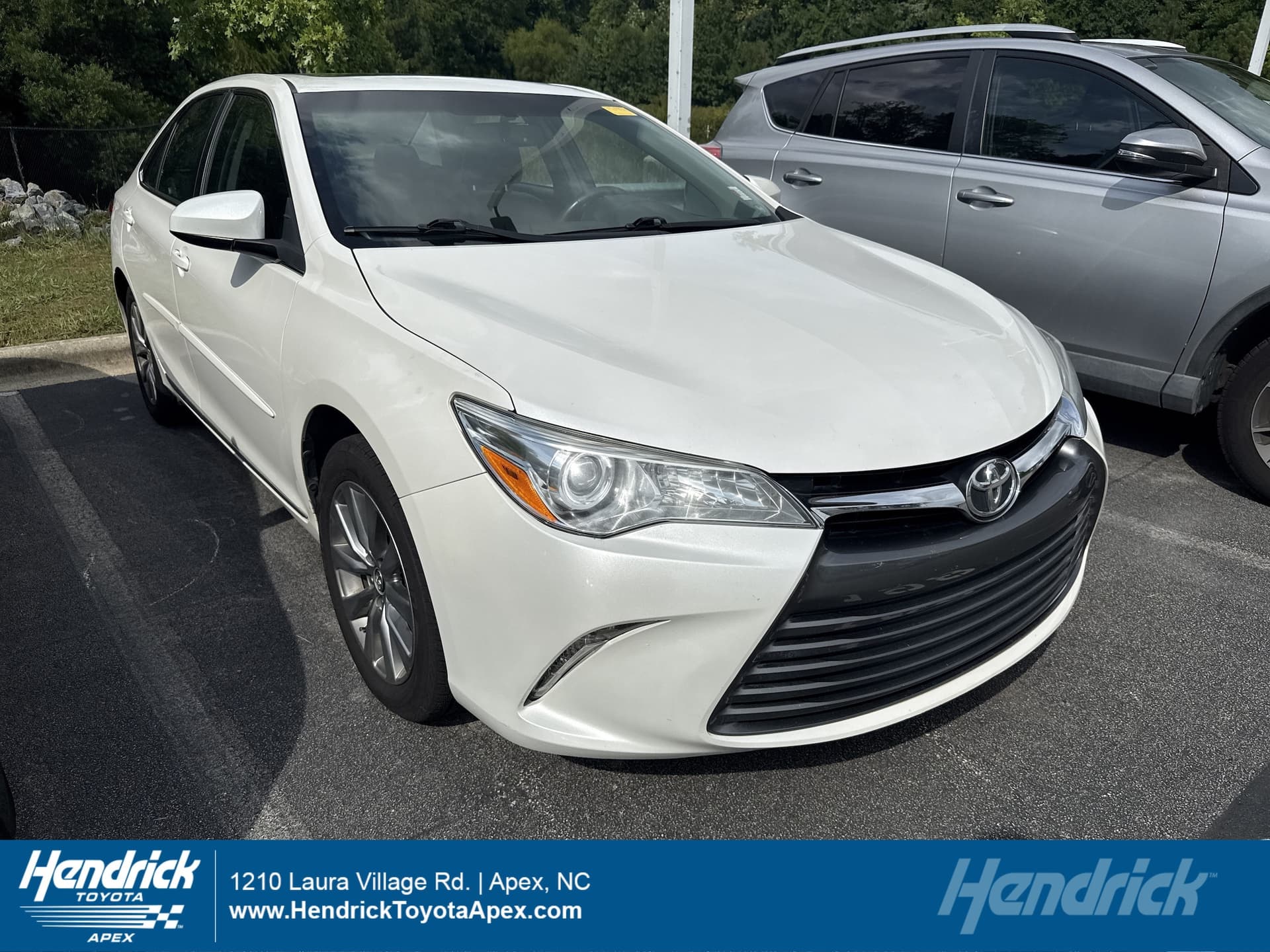 2017 Toyota Camry XLE — photo 1 of 12