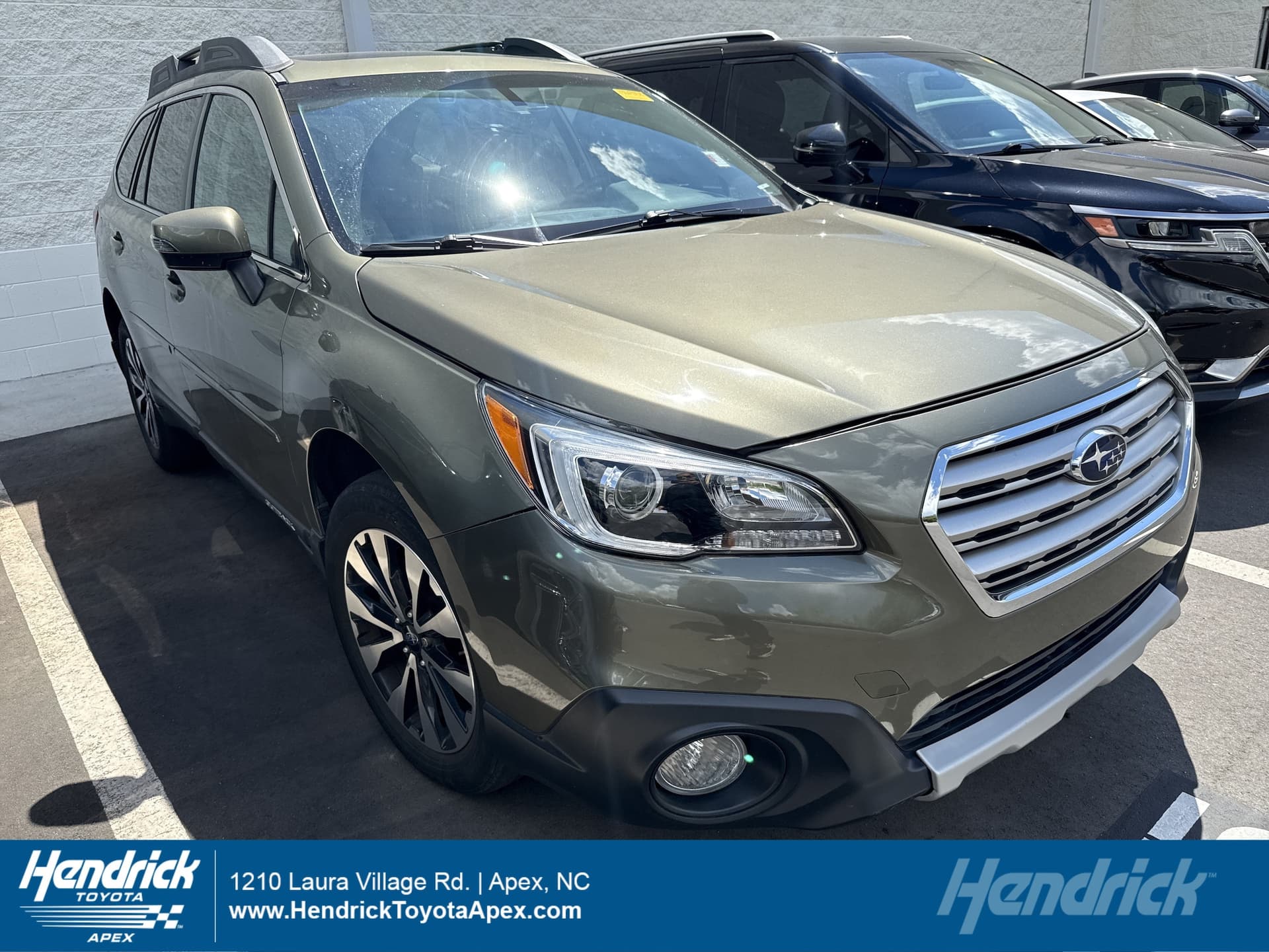 2017 Subaru Outback Limited — photo 1 of 10