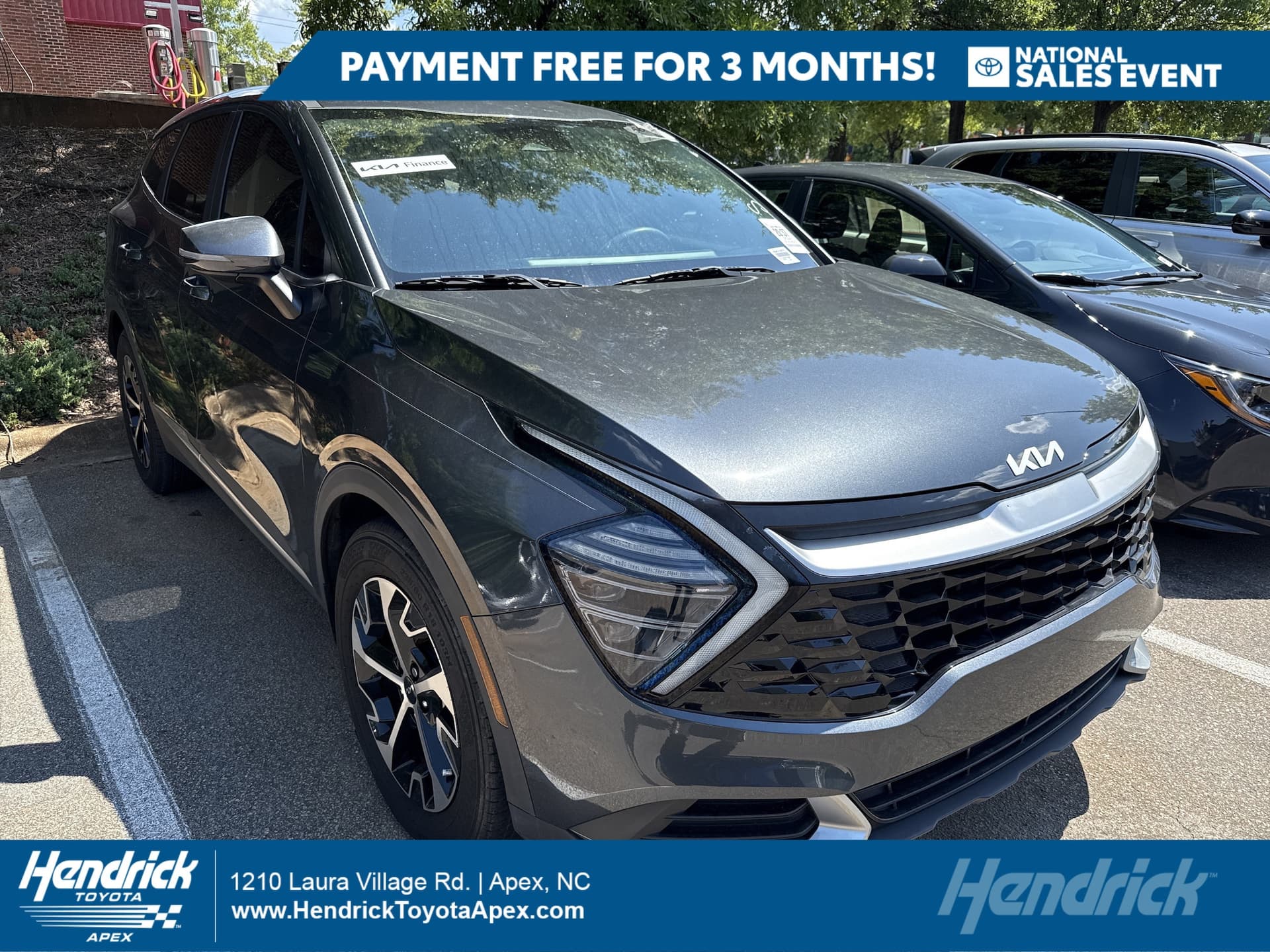 2024 Kia Sportage EX — photo 1 of 10
