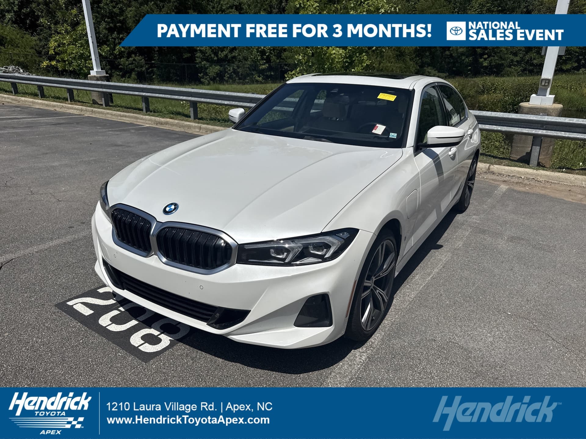 2024 BMW 3 Series 330e — photo 1 of 12