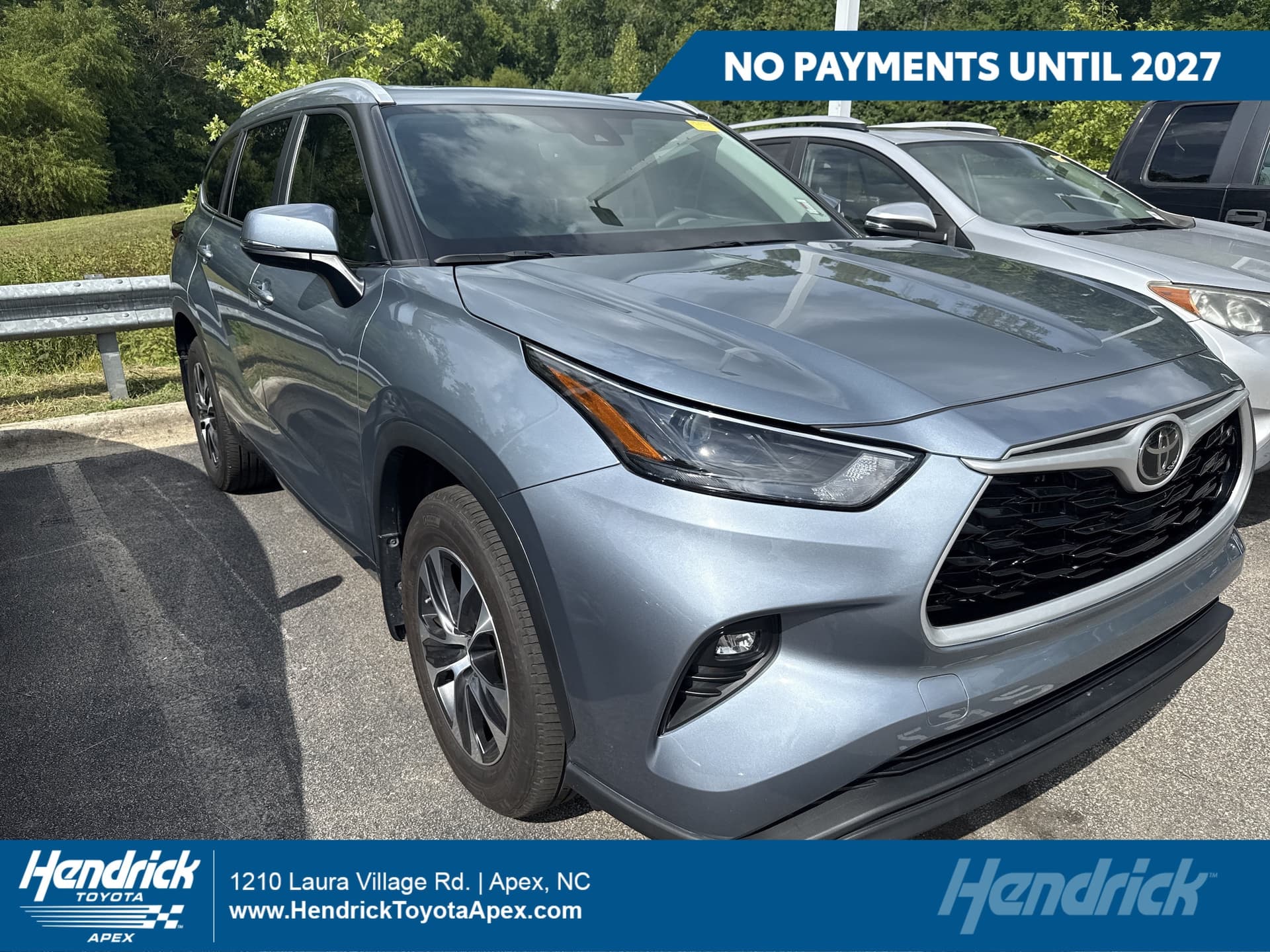 2023 Toyota Highlander XLE — photo 1 of 10