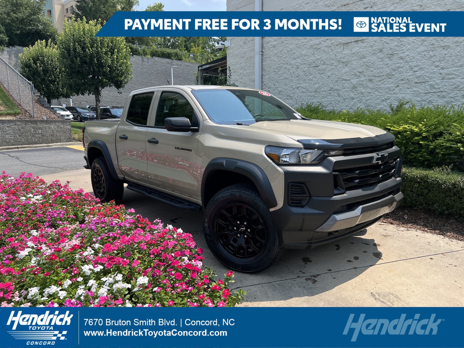 2023 Chevrolet Colorado 4WD Trail Boss — photo 1 of 35