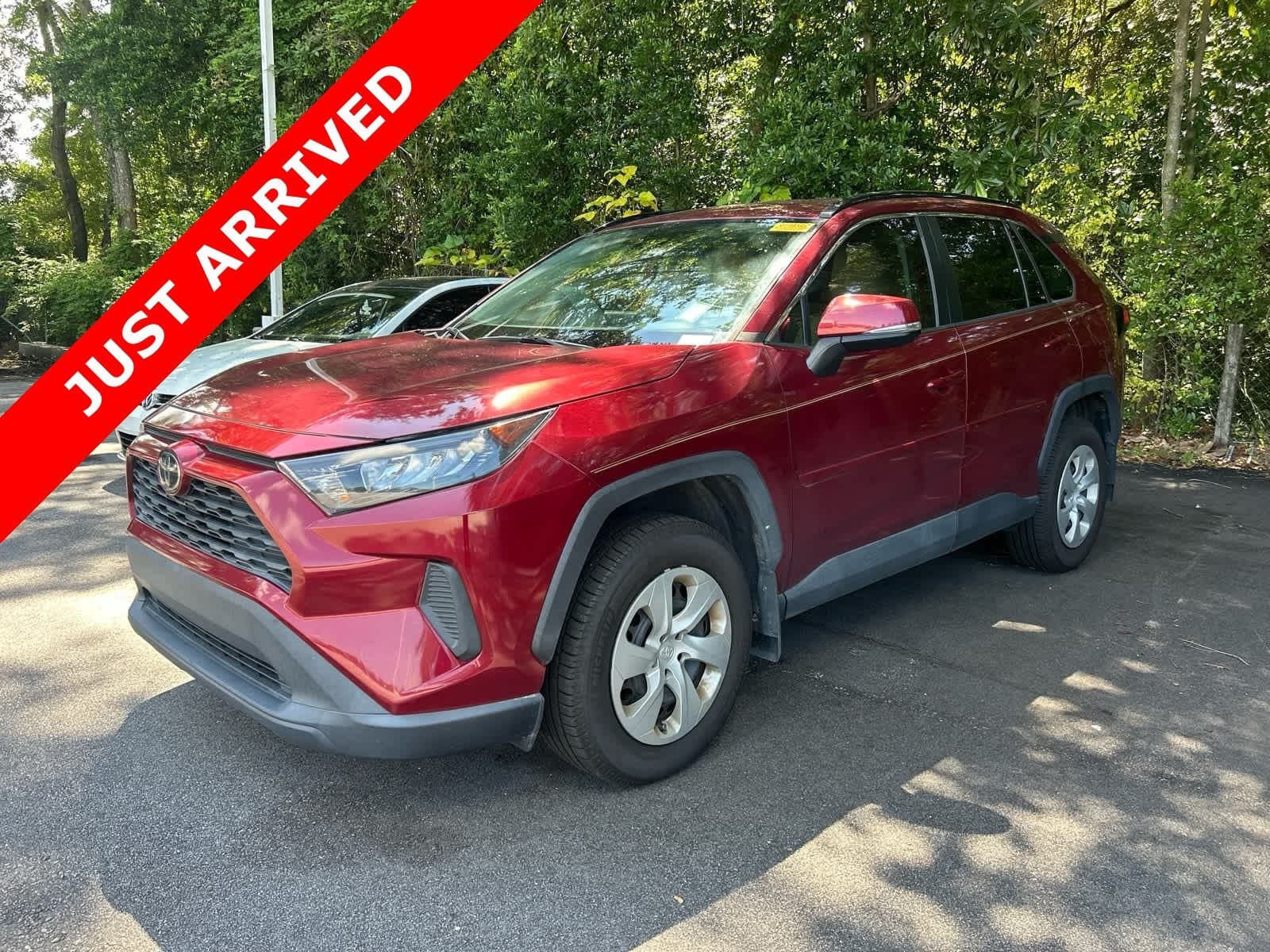 2020 Toyota RAV4 LE — photo 1 of 6