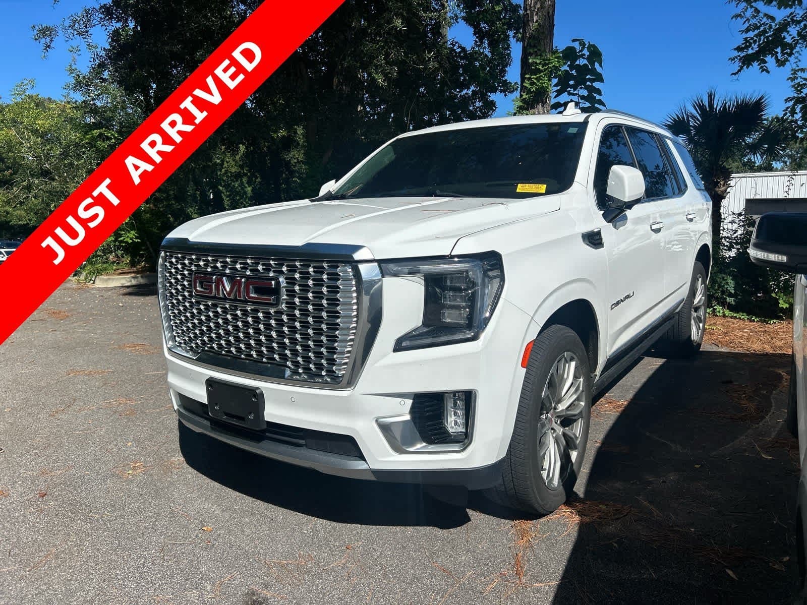 2021 GMC Yukon Denali — photo 1 of 6