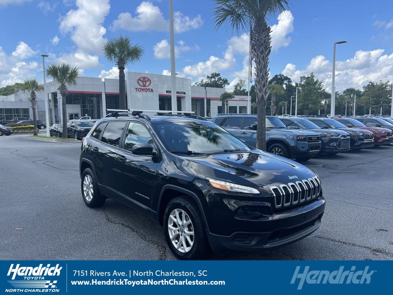 2016 Jeep Cherokee Sport — photo 1 of 37