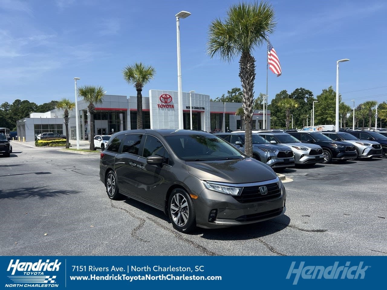 2021 Honda Odyssey Touring — photo 1 of 38