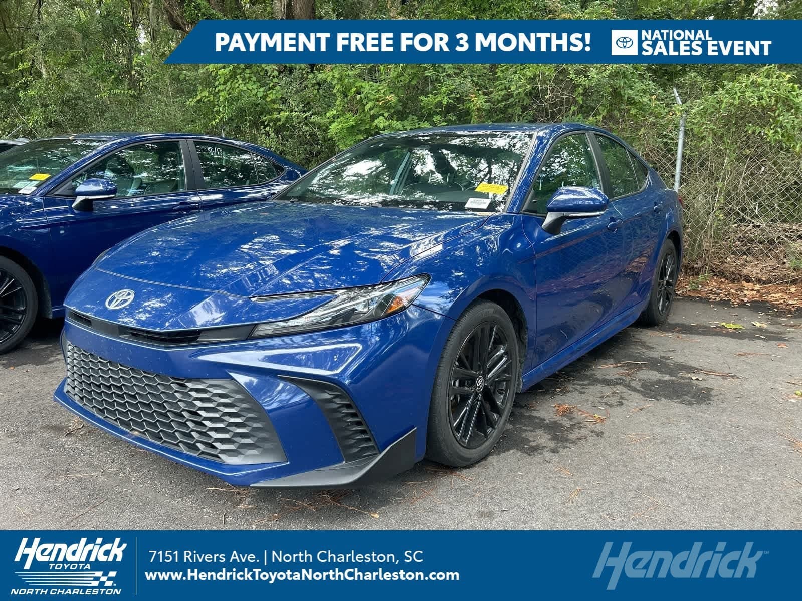2025 Toyota Camry SE — photo 1 of 5