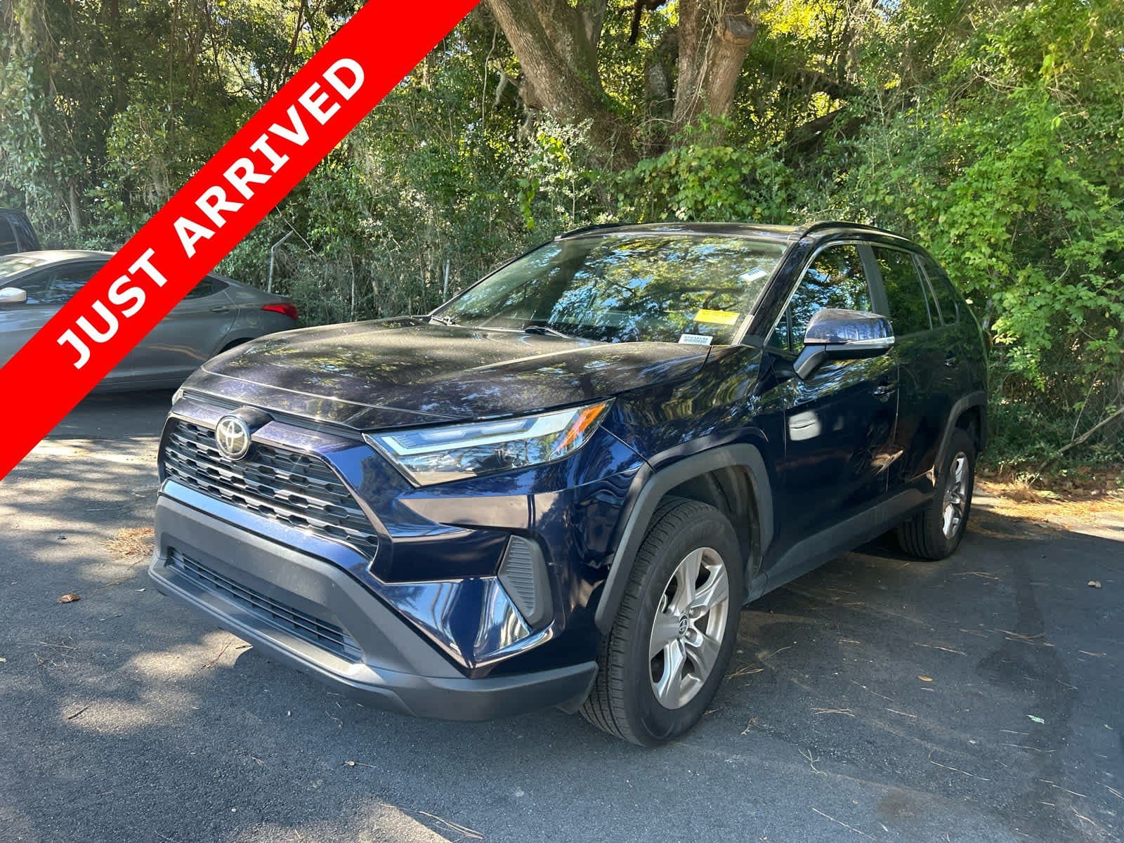 2022 Toyota RAV4 XLE — photo 1 of 6