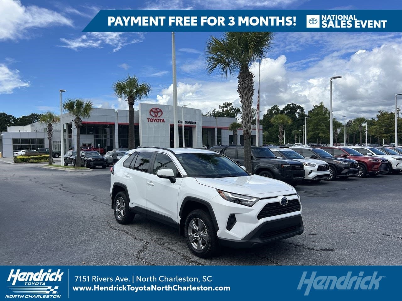 2024 Toyota RAV4 Hybrid XLE — photo 1 of 37