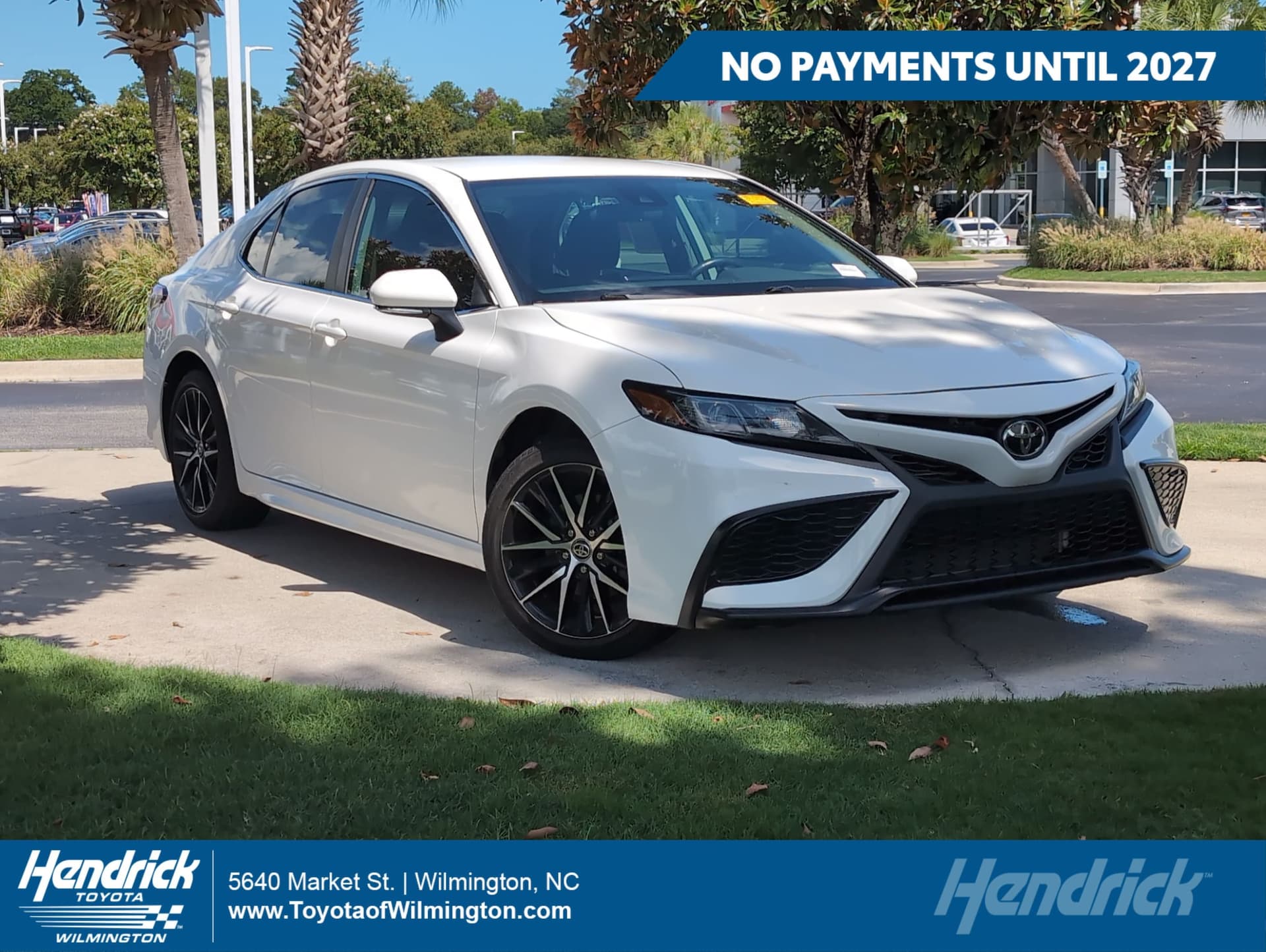 2024 Toyota Camry SE — photo 1 of 11