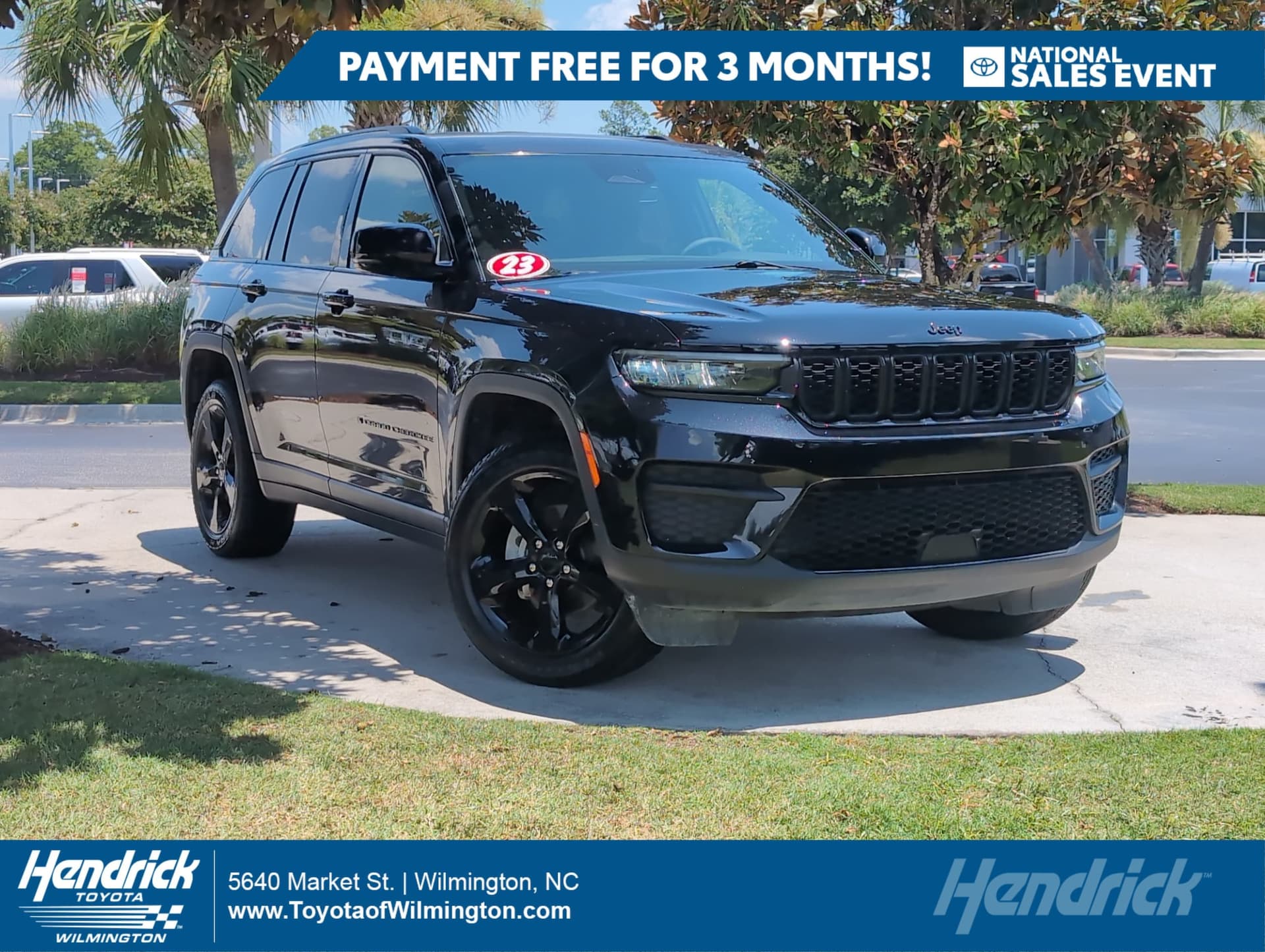 2023 Jeep Grand Cherokee Altitude — photo 1 of 42