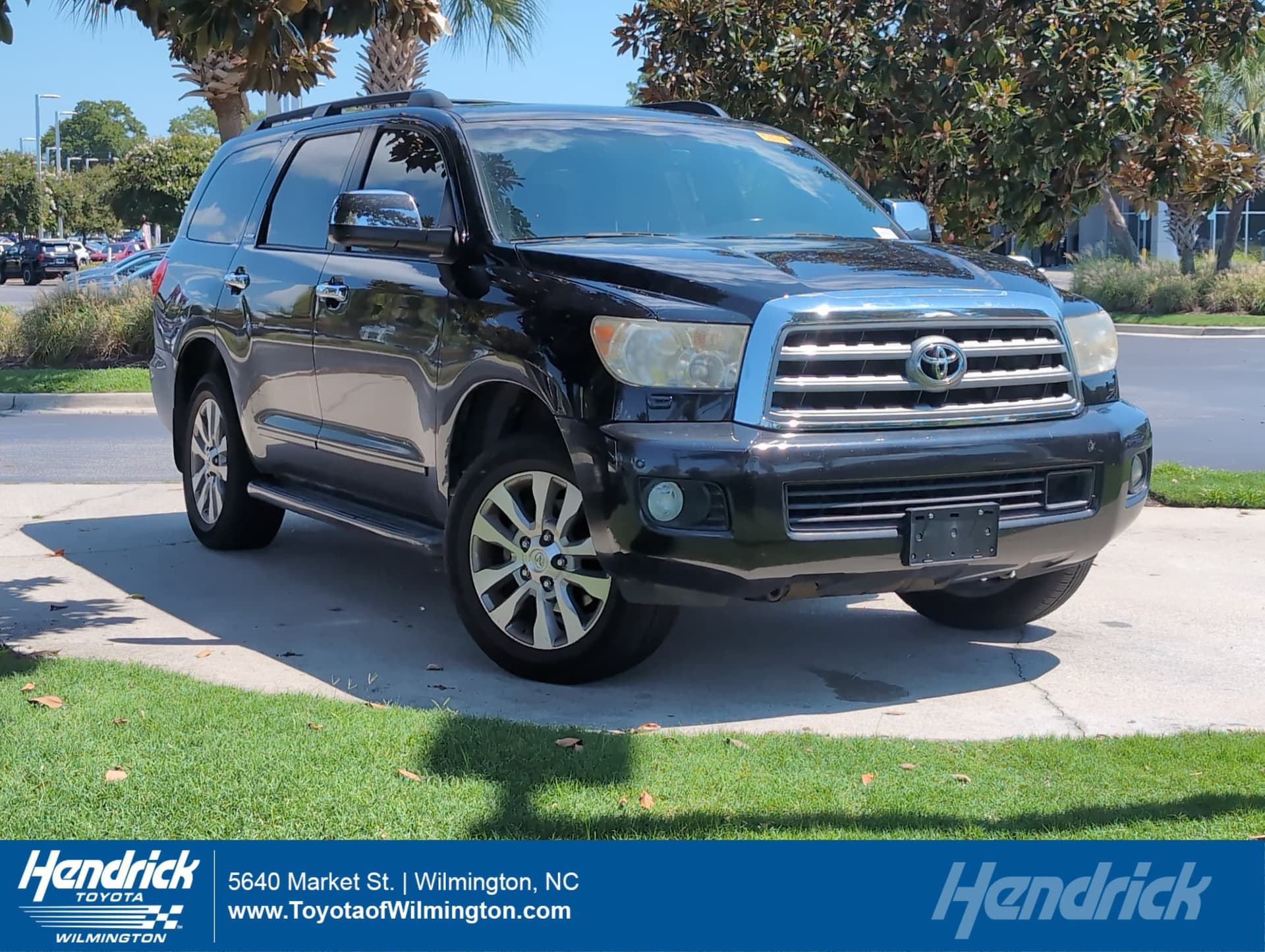 2011 Toyota Sequoia Platinum — photo 1 of 11