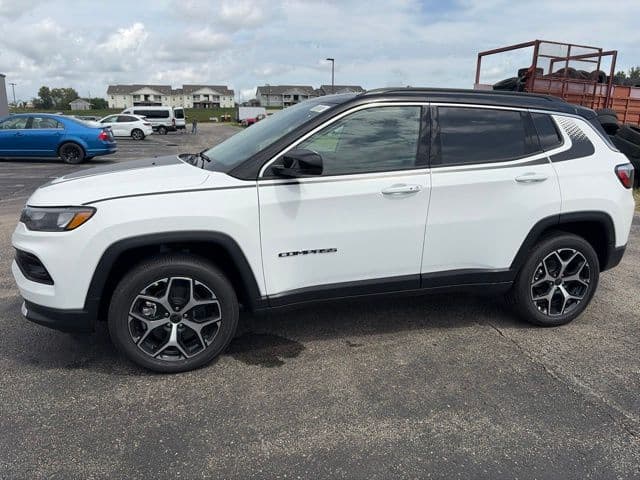 2026 Jeep Compass LIMITED 4X4 — photo 1 of 36