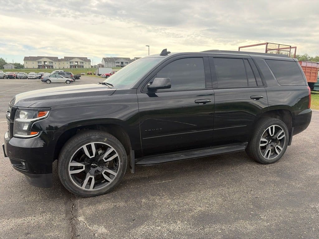 2018 Chevrolet Tahoe Premier — photo 1 of 26