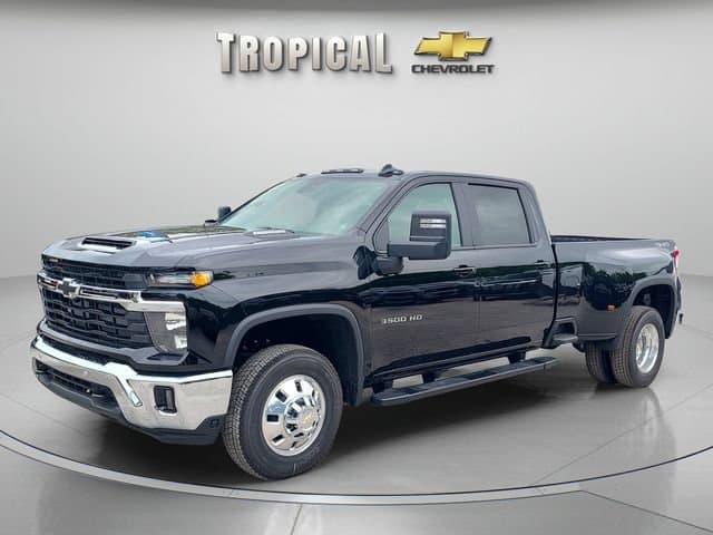 2026 Chevrolet Silverado 3500 HD LT DRW — photo 1 of 33