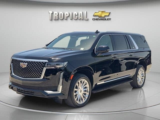 2023 Cadillac Escalade ESV Premium Luxury — photo 1 of 36