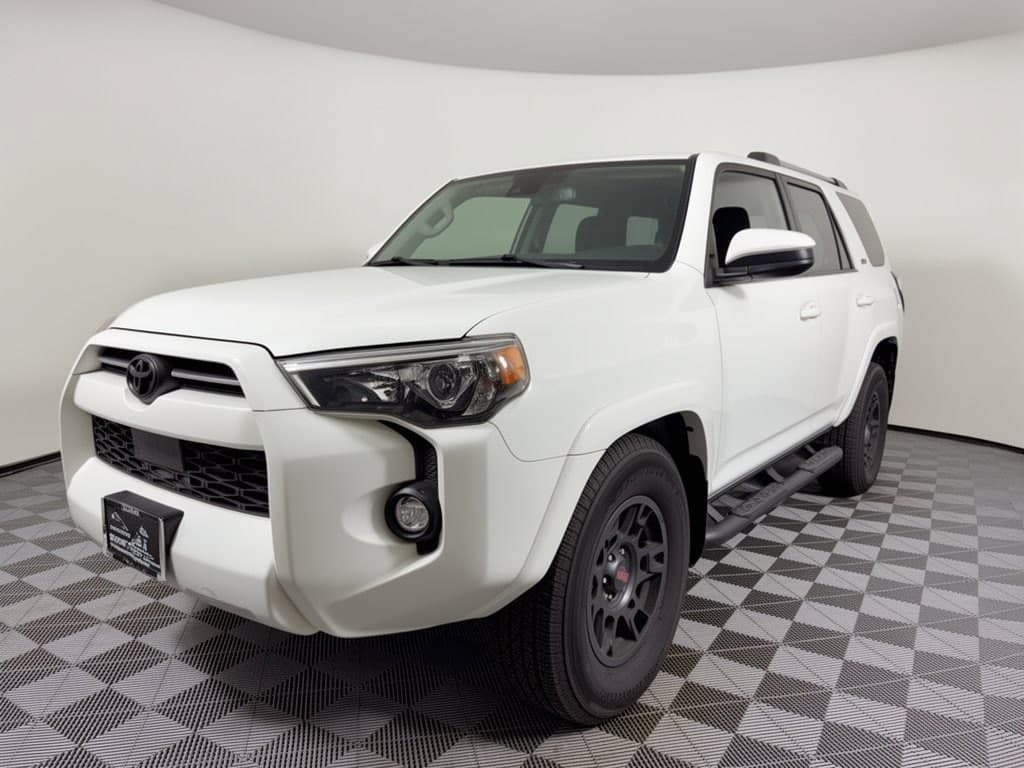 2021 Toyota 4Runner SR5 — photo 1 of 31
