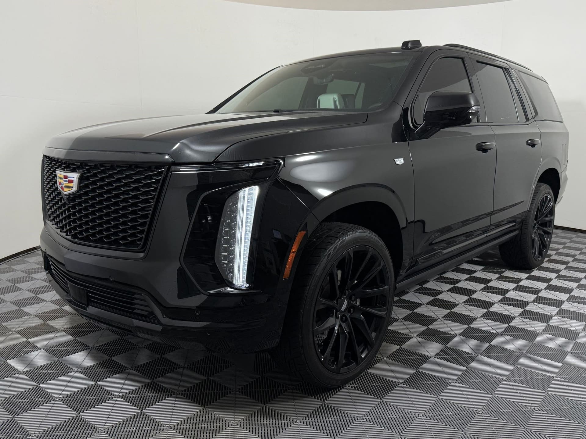 2025 Cadillac Escalade 4WD Sport Platinum — photo 1 of 31