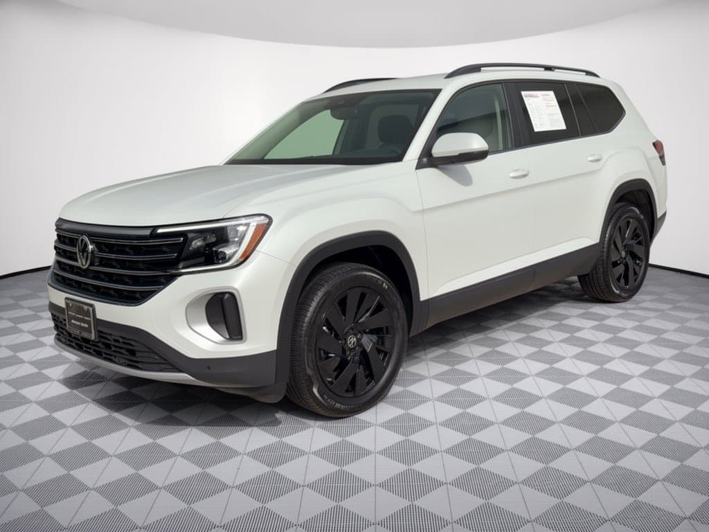 2026 Volkswagen Atlas Base — photo 1 of 32