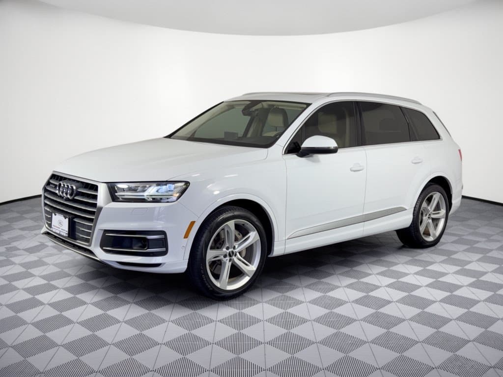 2019 Audi Q7 Prestige — photo 1 of 34