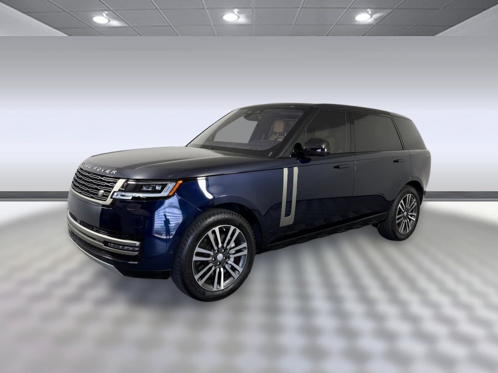 2023 Land Rover Range Rover SE — photo 1 of 32