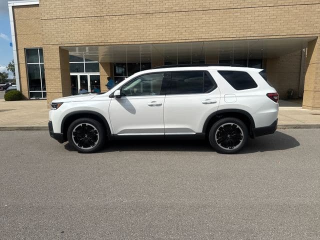 2026 Honda Pilot Touring S — photo 1 of 21