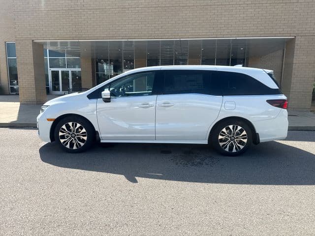 2027 Honda Odyssey Elite — photo 1 of 21