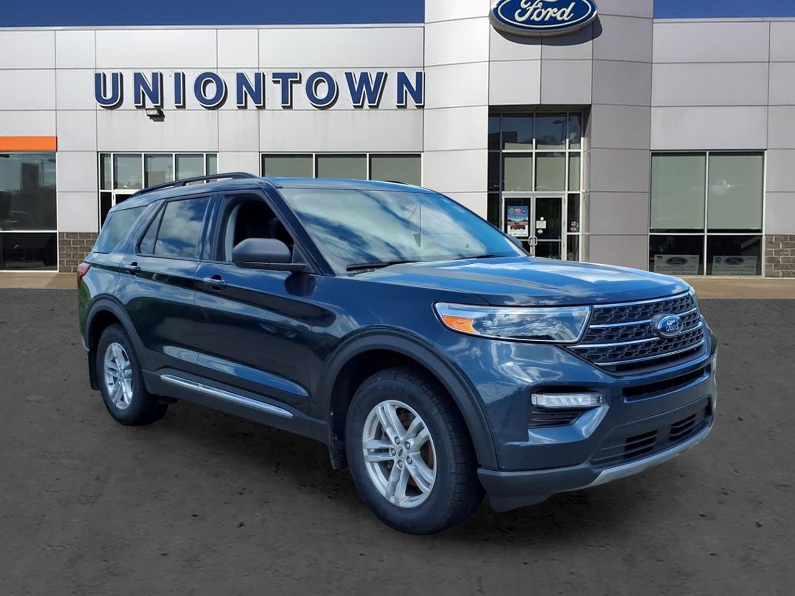 2022 Ford Explorer XLT — photo 1 of 20