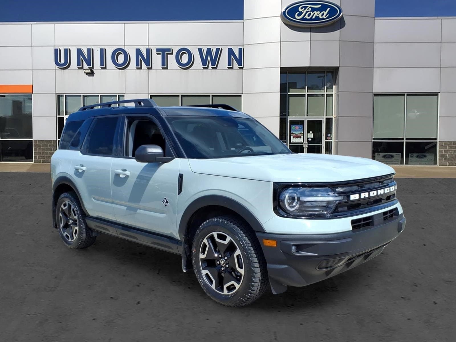 2024 Ford Bronco Sport Outer Banks — photo 1 of 20