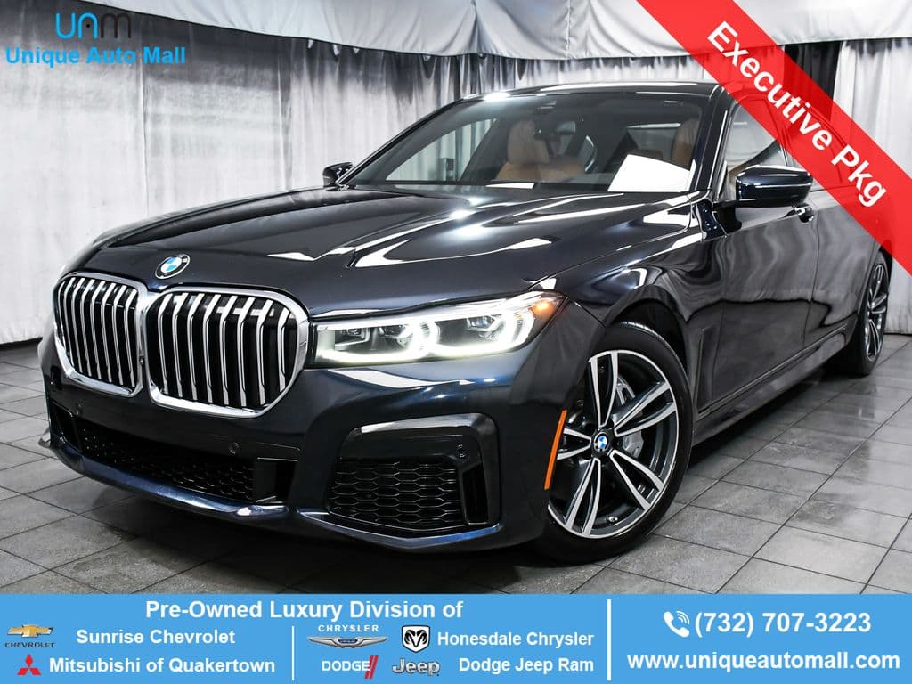 2022 BMW 750i xDrive — photo 1 of 100