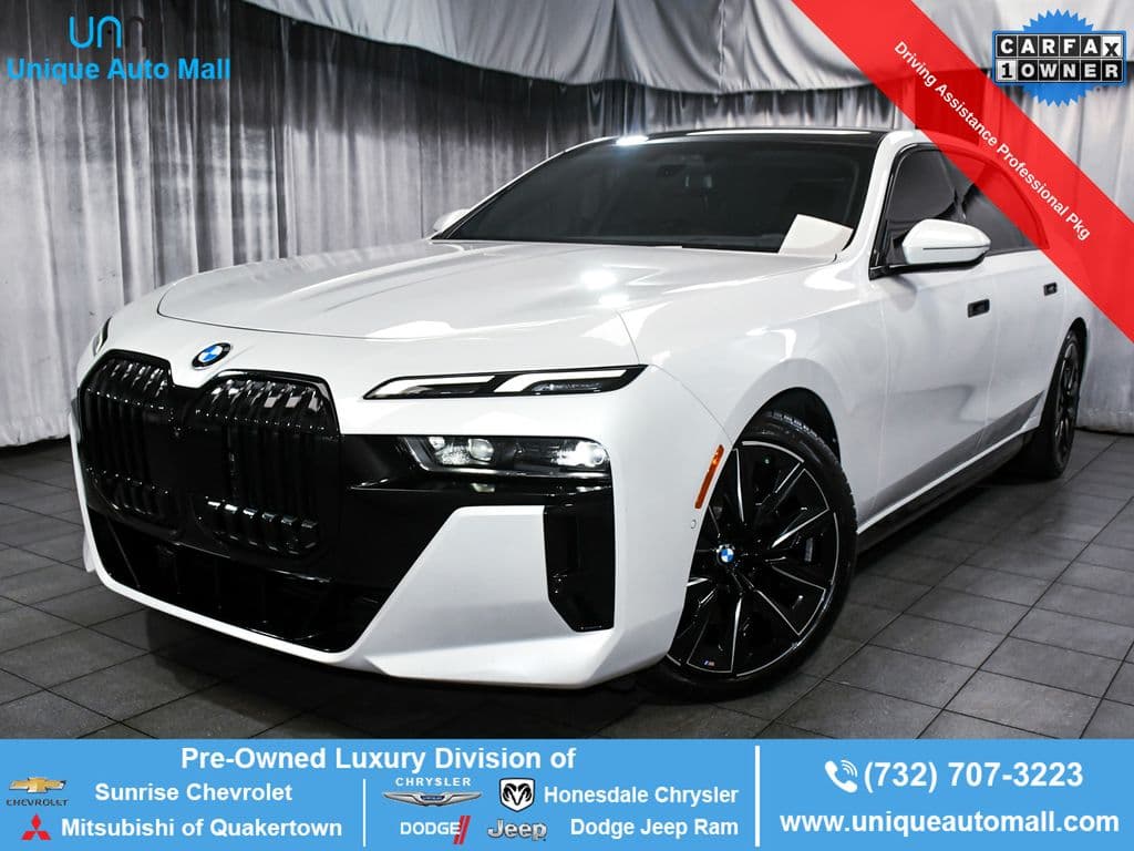 2023 BMW 760i xDrive — photo 1 of 108