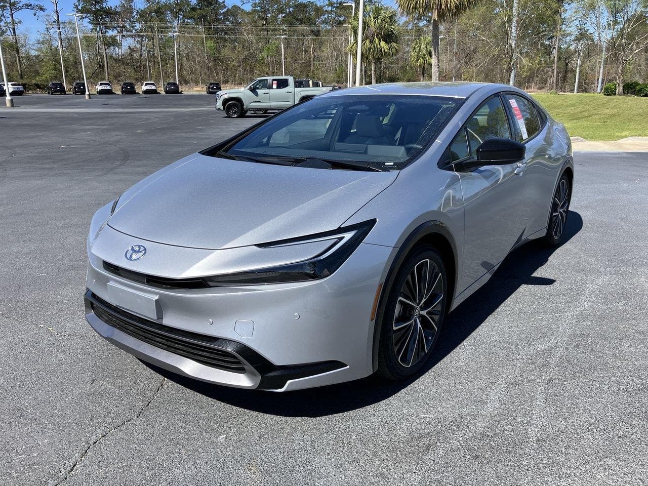 2025 Toyota Prius XLE — photo 1 of 12
