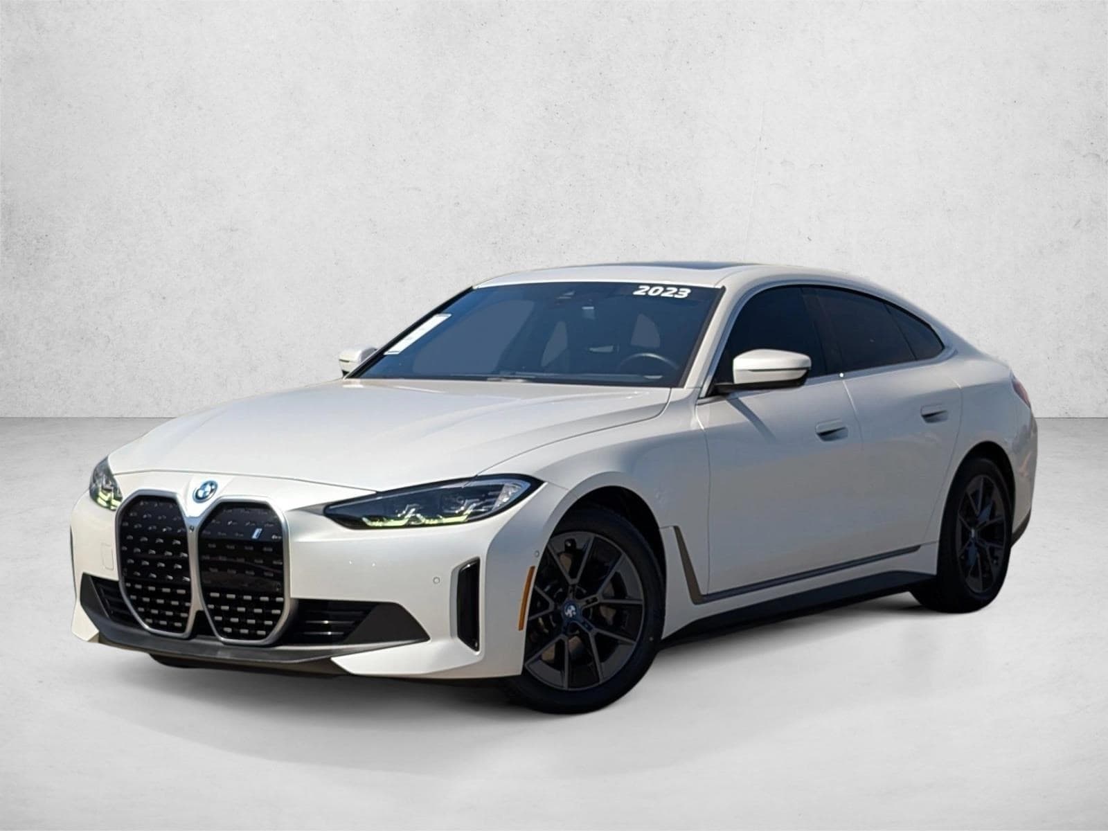 2023 BMW i4 eDrive40 — photo 1 of 26