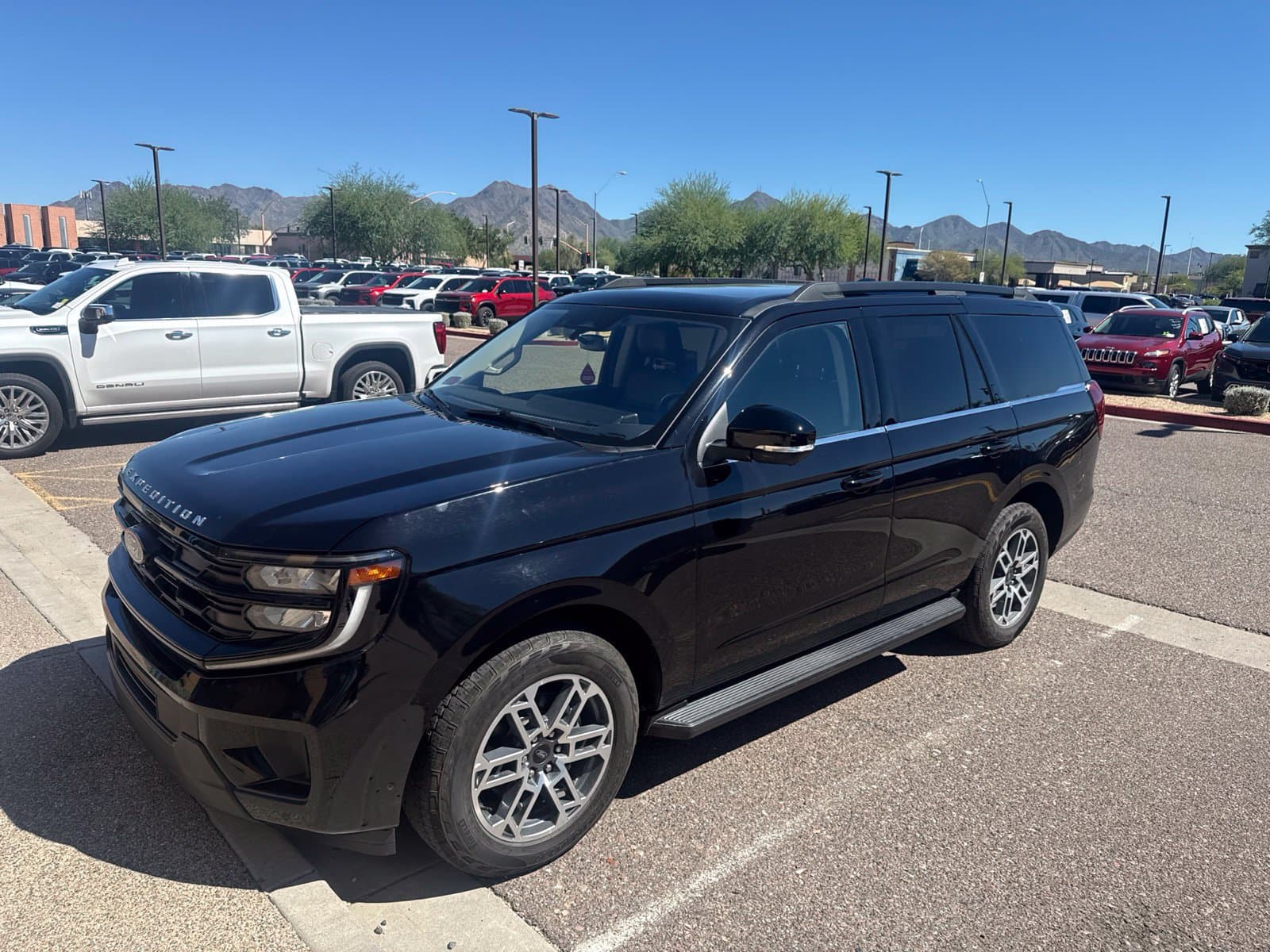 2025 Ford Expedition Active — photo 1 of 8